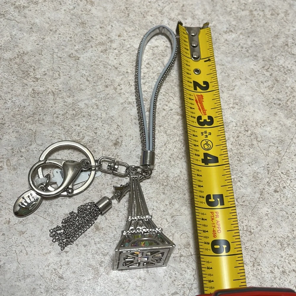 BNWT HALLMARK SILVER TONE & CRYSTAL EIFFEL TOWER PARIS KEYCHAIN 4 pcs Available